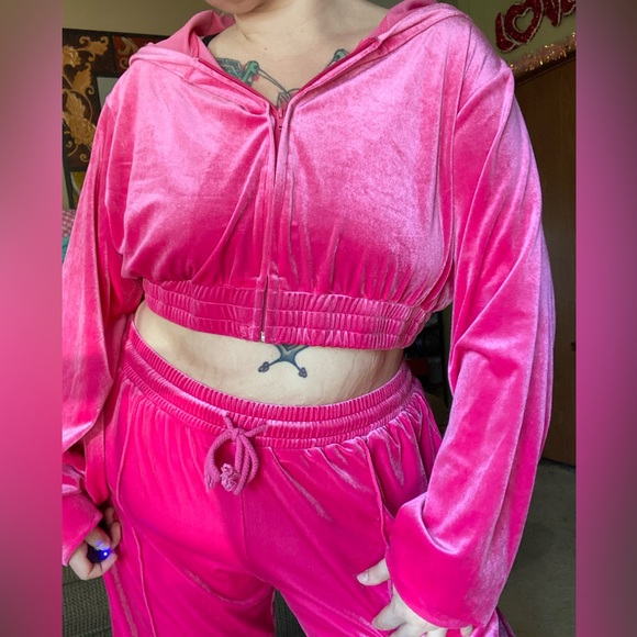 Size 4x stretchy hot pink velour crop set - Picture 5 of 6